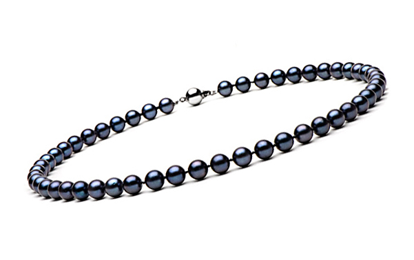 Collier de perles noires