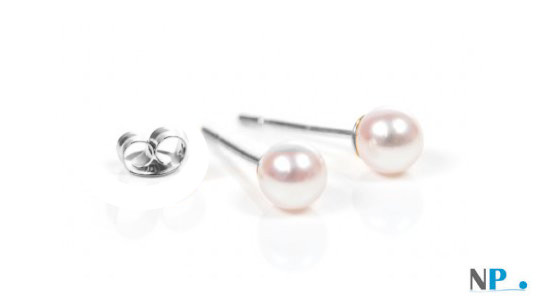 Boucles d'oreilles de perles d'Akoya de petit diamètre