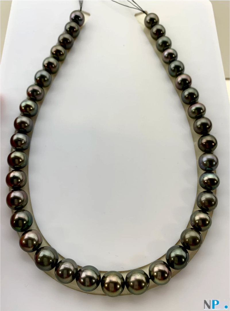 Collier de perles noires de tahiti